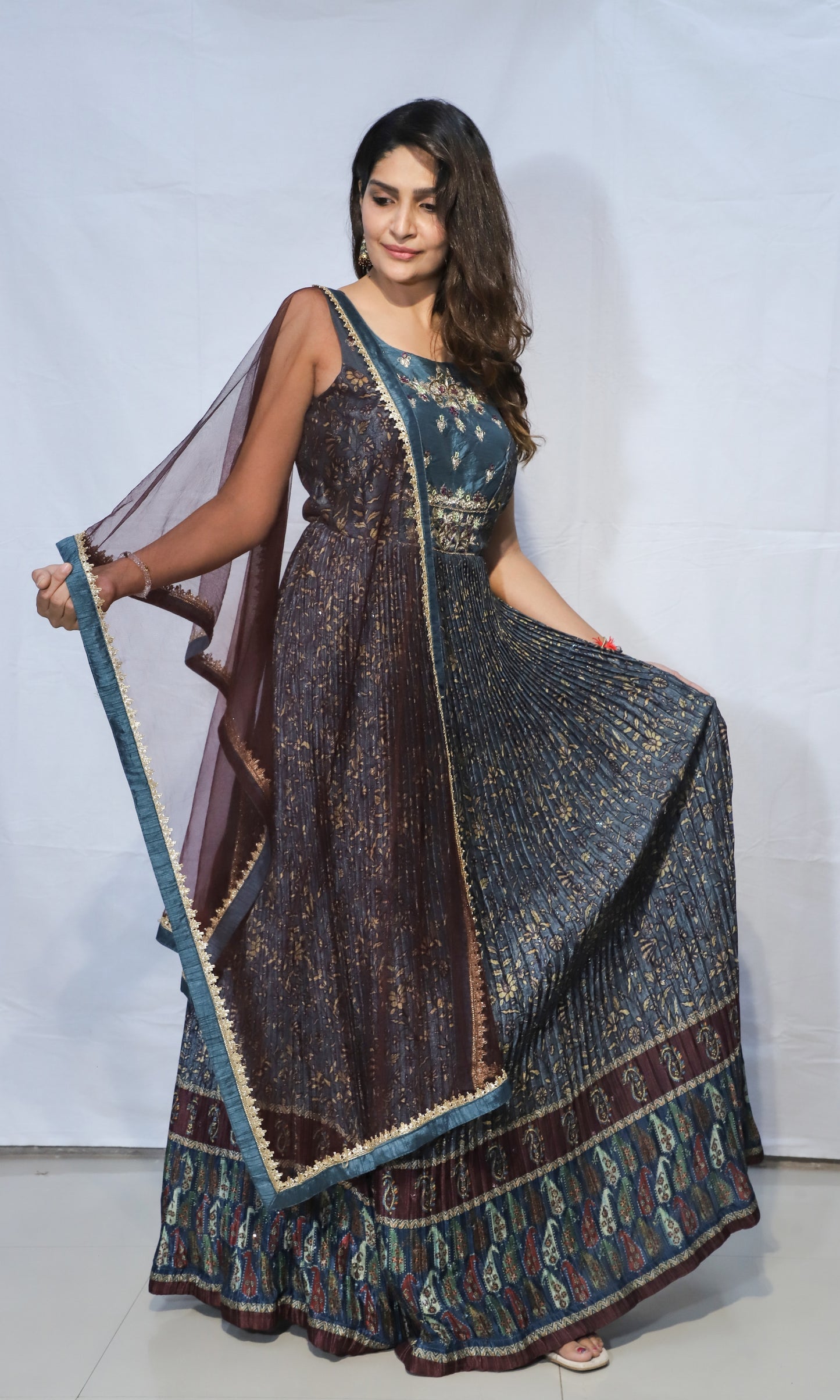MKG8 LONG CRUSH GOWN