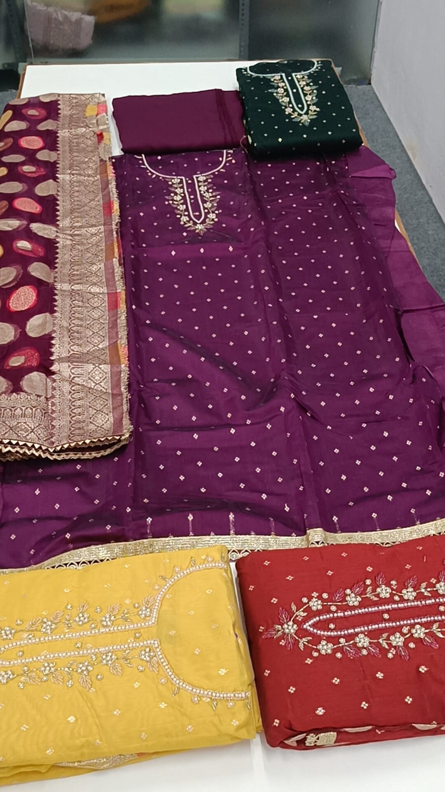 MKD 104 MAROON