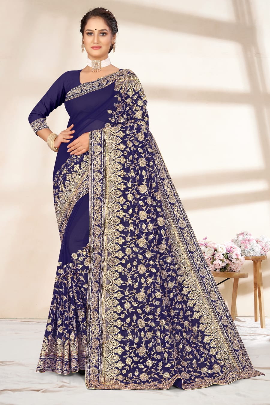 HEAVY DULHAN SAREE WITH JARI WORK ON ALL-OVER THE PALLU AND BORDER.