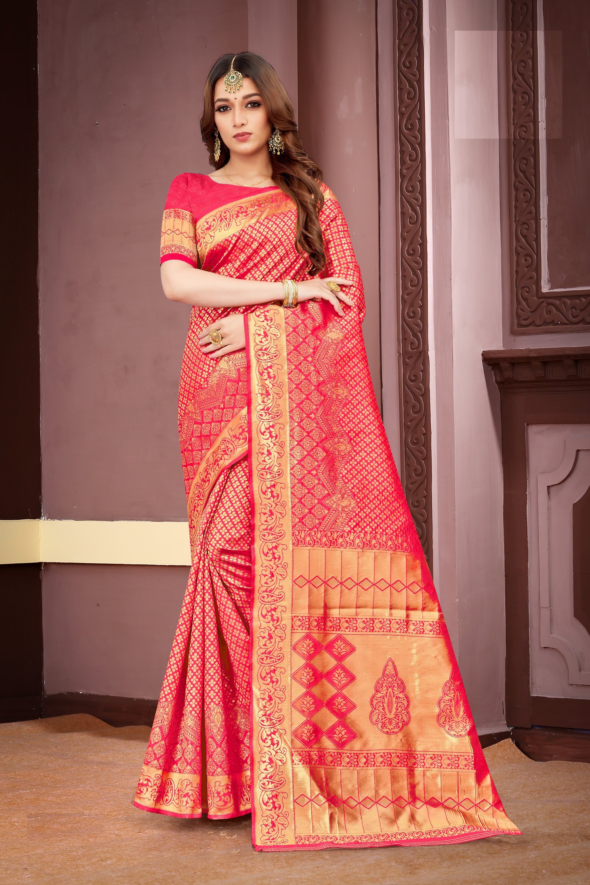 FASHION BOOMS RANI BANARSI SILK TRADITIONAL SAREE WITH 7 OTHER COLORS FOR WHOLE FAMILY TO WEAR ON ANY OCCASION .